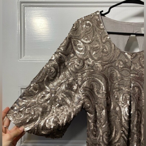 Dress the Population Metallic Mini Dress - Picture 4 of 10